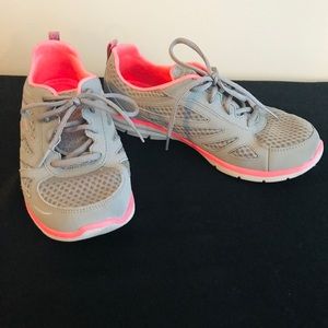 🎉Must Go🎉  Sketchers TR Lite Weight